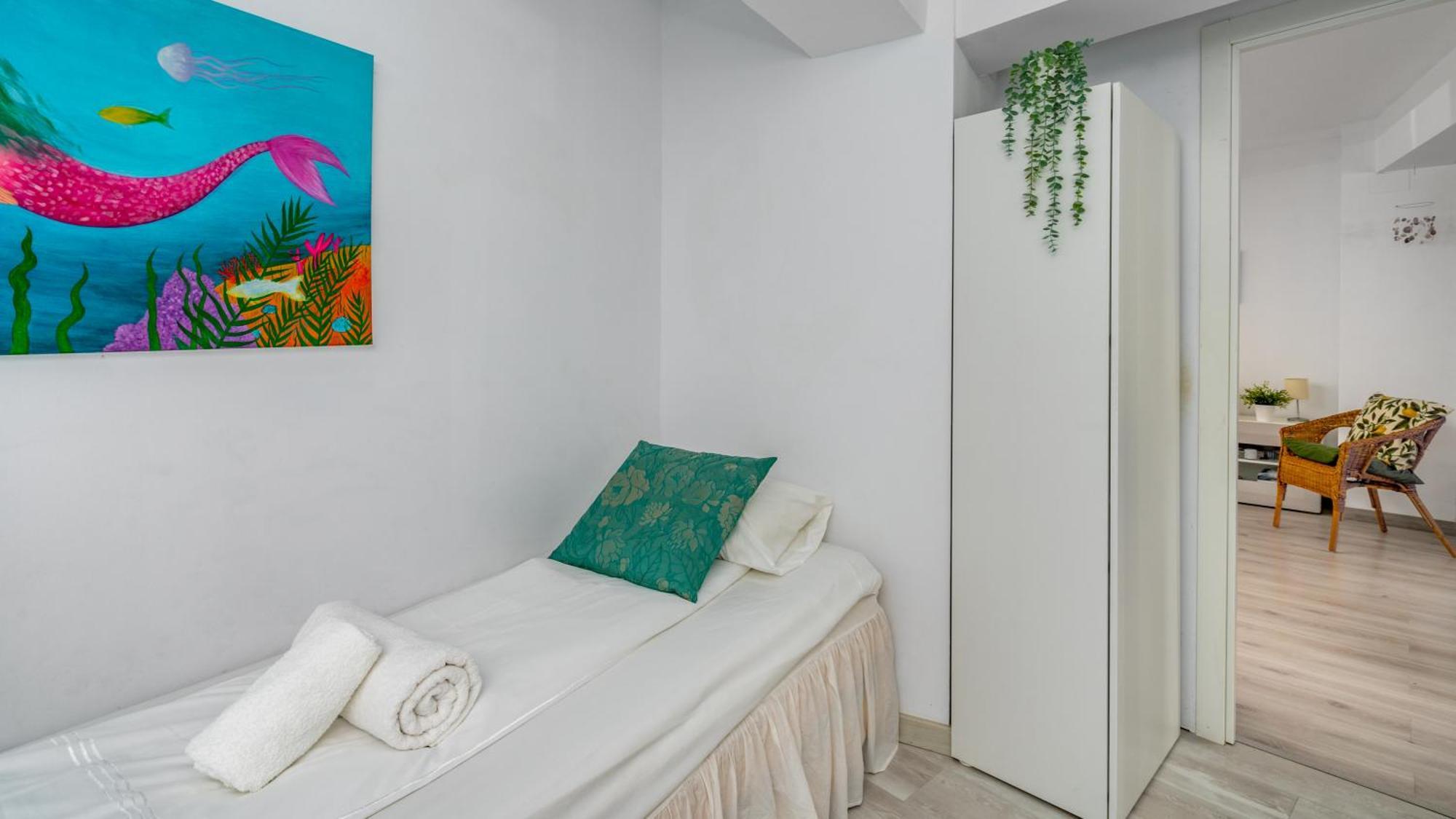 Seaside Bliss: 3 Bedroom With A View Leilighet