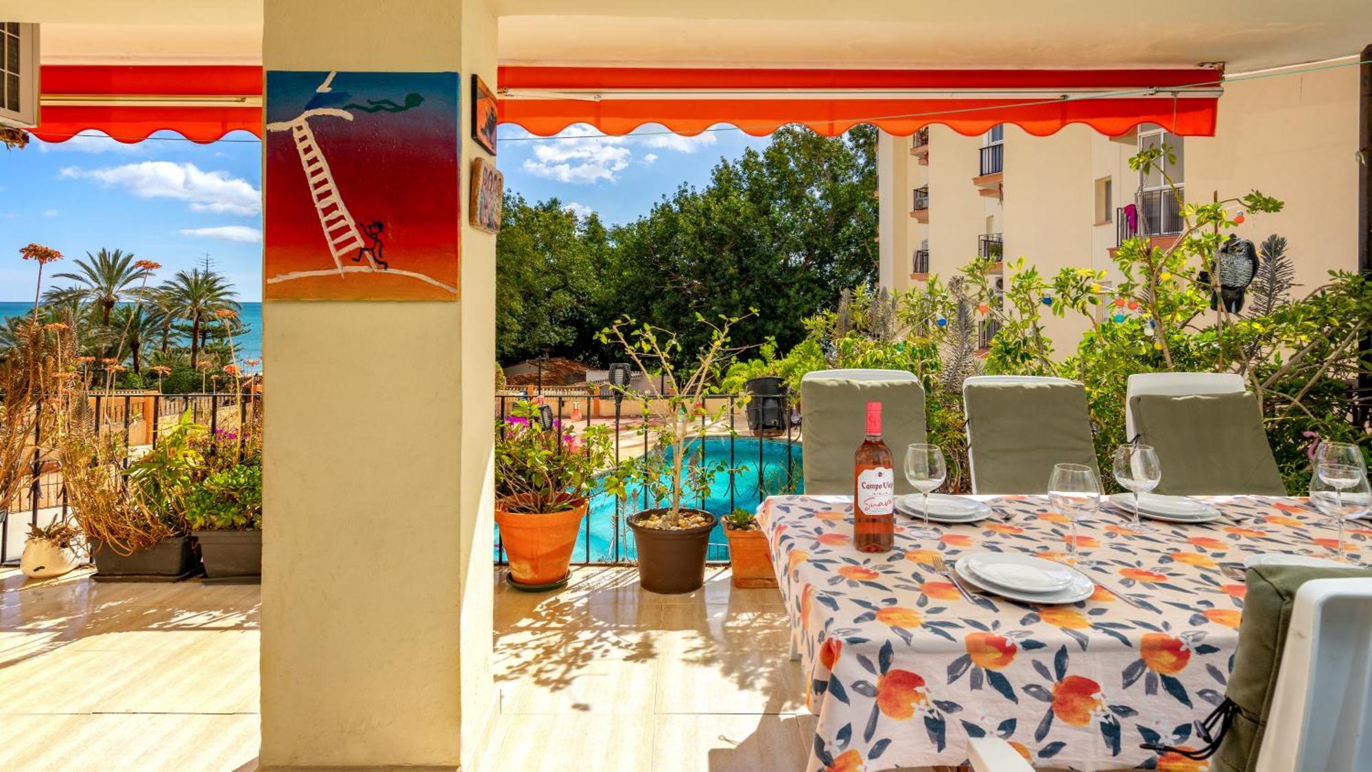 Seaside Bliss: 3 Bedroom With A View